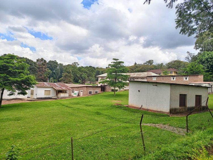 Abadepite barasaba ko ikibazo cy'inyubako za Leta zidakoreshwa gishakirwa igisubizo