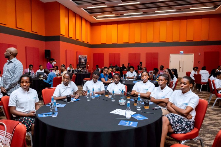 Minisiteri y’uburinganire n’iterambere ry’umuryango, irasaba abagore n’abakobwa kwitinyuka ku ikoranabuhanga