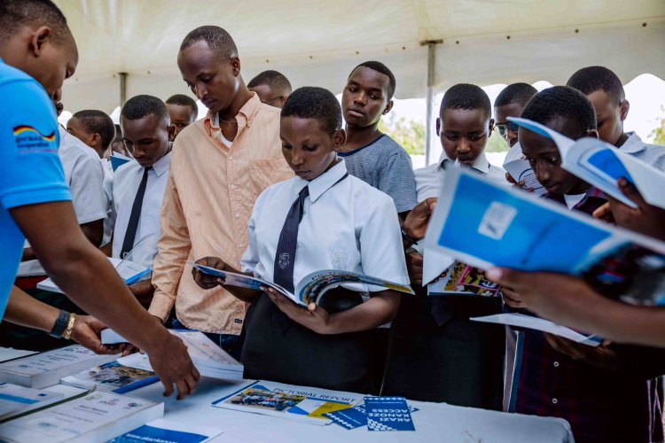 Urubyiruko rwiga rwifuza kujya ruhabwa amahugurwa y'umurimo