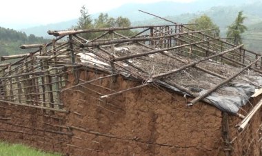 Nyamagabe: Arara mu gisa na nyakatsi nyuma yo kwizezwa isakaro ntarihabwe