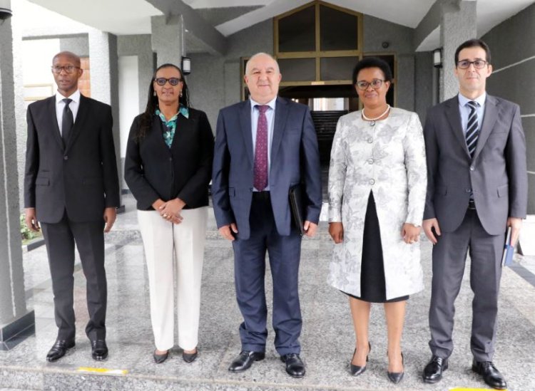 Inteko ishinga amategeko y’u Rwanda na Ambasade ya Algeria baganiriye ku mubano w’ibihugu byombi