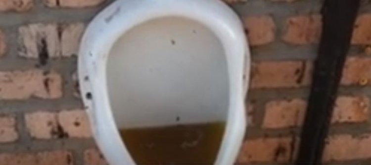 Gisagara: Abarema isoko rya Ndora barinubira isuku nke yo mu bwiherero kandi batanga ikiguzi