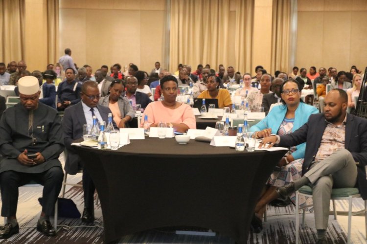 Imiryango itari iya Leta irasabwa gukorana n'abikorera