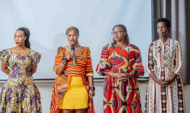 Abagore bakora itangazamakuru barishimira amahugurwa bahabwa na WIN-INFRA Women in News