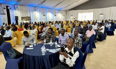 Abanyarwanda barashishikarizwa kwitabira gushora imari mu bigo by’imari n’imigabane