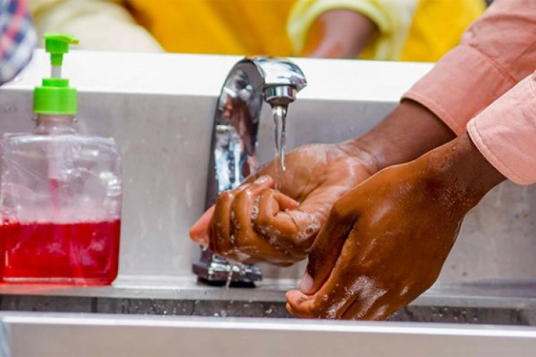 Abanyarwanda barasabwa kugira umuco wo gukaraba intoki birinda indwara