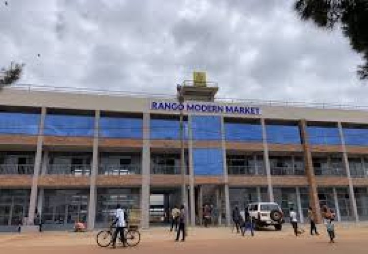 Abacururiza mu isoko rishya rya Rango babangamiwe no gukorera ahatabona