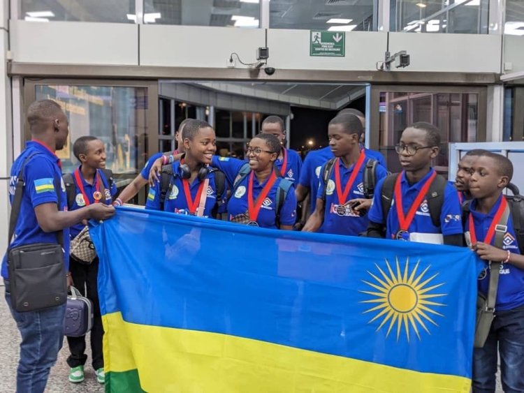 Ibigo by'amashuri 20 bigiye gutangizwaho gahunda y'ikoranabuhanga rya Robot