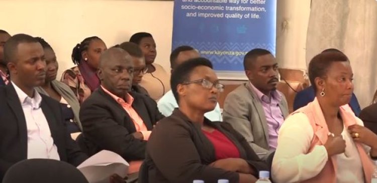 Kayonza: Abayobozi basezeranyije gufasha abaturage batishoboye kuva muri icyo cyiciro