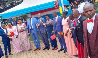 Imiryango 28 y'abakora ubucukuzi bw'amabuye y'agaciro basezeranye imbere y'amategeko