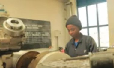 RUSIZI: Barahamagarira abagore gutinyuka gukora imirimo irimo iyo mu nganda