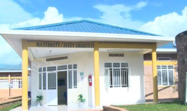 Kuba ibitaro n’amavuriro bifite ibyumba bito by'ababyeyi bigira ingaruka mbi ku barwaza n’ababyeyi