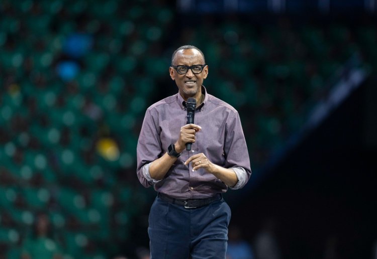 Perezida Kagame arasaba urubyiruko kongera imbaraga mu kubaka igihugu bihereyeho bo ubwabo