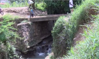 Gasabo: Abaturiye ruhurura ya Rukiri babangamiwe nayo n'ikiraro gihuza imirenge ya Remera - Kimihurura