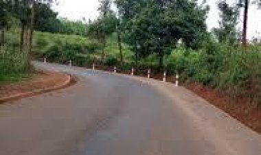 Kayonza: Rwinkwavu barashima ko bubakiwe umuhanda wa kaburimbo