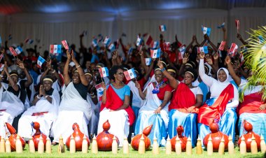 Huye: Abageze mu myaka y'izabukuru bashimiye Umukandida wa RPF Inkotanyi, bamwizeza amajwi