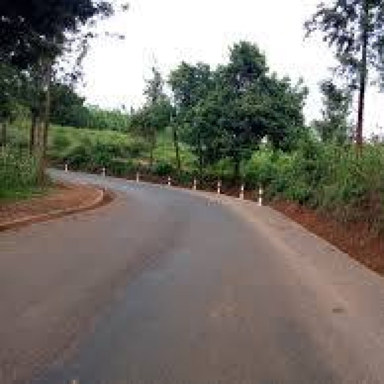 Kayonza: Rwinkwavu barashima ko bubakiwe umuhanda wa kaburimbo