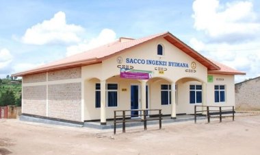 Abakorana n'ibigo by'imari biciriritse barifuza ko inyungu ku nguzanyo zagabanuka