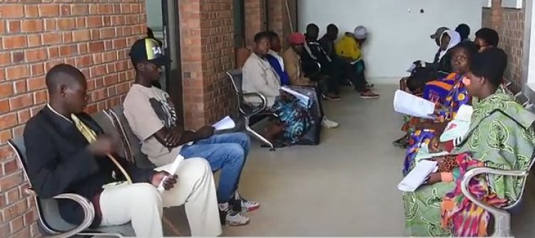 Barasaba ko i bitaro bya Munini byakongererwa abaganga b’inzobere