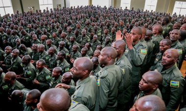 Abaturage barasobanuza itandukaniro riri hagati y’inkeragutabara n’irondo ry’umwuga