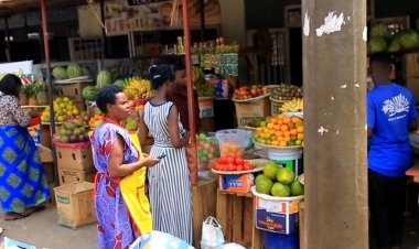 Abaguzi n'abacuruzi baritana bamwana ku gukoresha nabi uburyo bwo kwishyurana kuri telephone