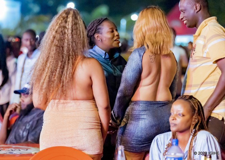 Abakuze n'abakiri bato ntibavuga rumwe ku myambarire igezweho