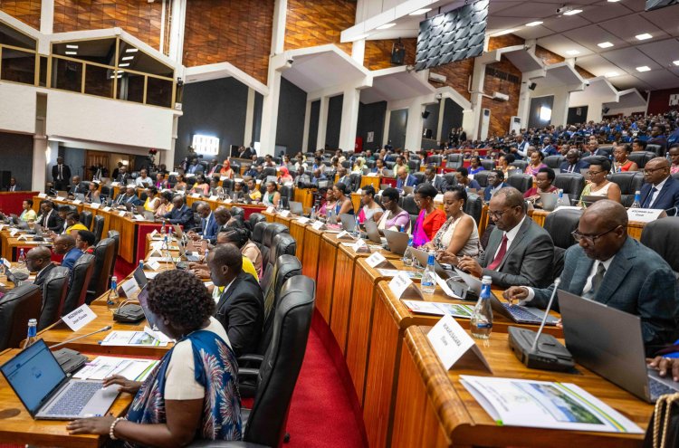 Barasaba gusobanurirwa inshingano z'abagize inteko ishinga amategeko imitwe yombi