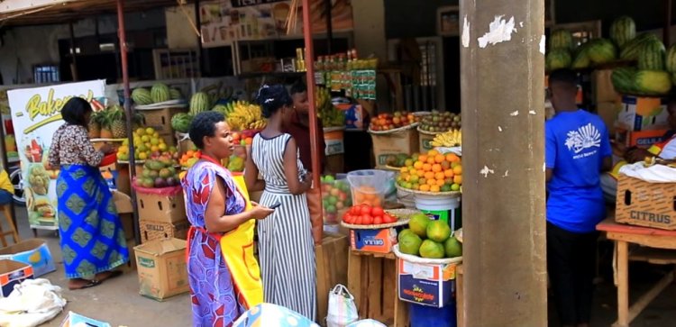 Abaguzi n'abacuruzi baritana bamwana ku gukoresha nabi uburyo bwo kwishyurana kuri telephone