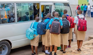 Hari abatemererwa gutangira amashuri ku gihe kubera ibikoresho bituzuye