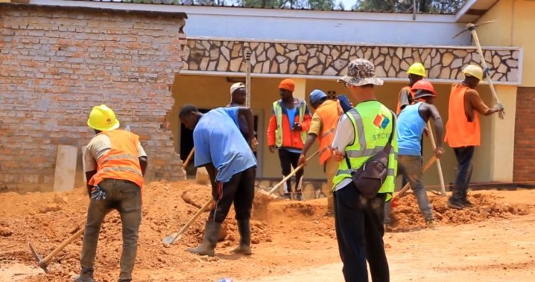 Haracyari icyuho mu kubona akazi mu mirimo mishya ihangwa