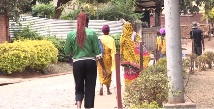 Gukeburana byasimbuwe na ntiteranya, hari ababibona ukundi