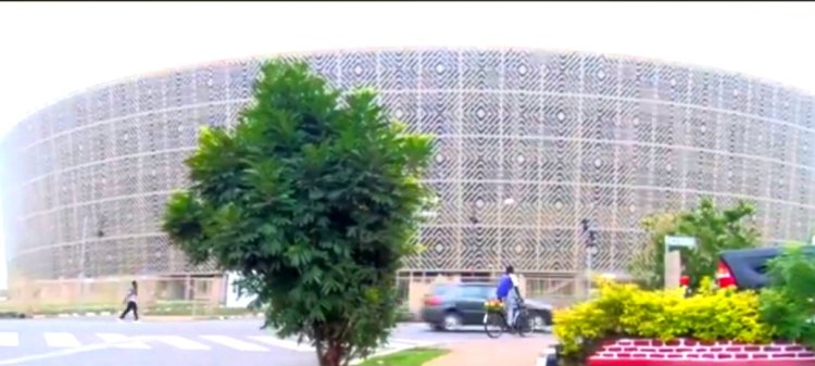 Babangamiwe no gusabwa gutanga igishushanyo mbonera by'inyubako mu mezi abiri gusa