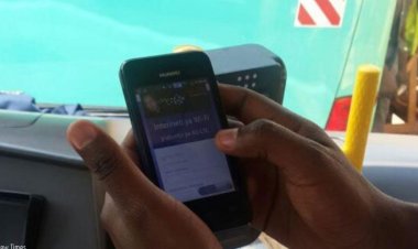 Umujyi wa Kigali: Abatega imodoka mu buryo bwa rusange barasaba ko internet yagarurwamo