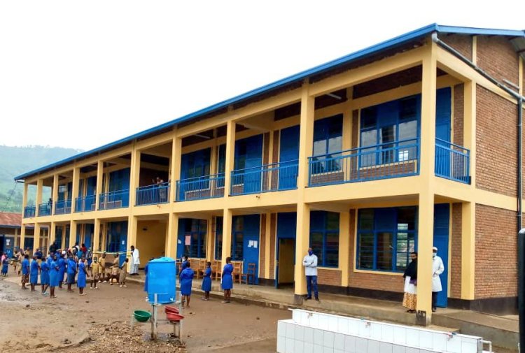 Umuforomo, Umuyobozi w'ungirije mu bagiye kongerwa mu bigo by'amashuri