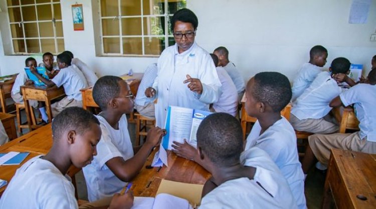 Abarimu mu mashuri yigenga barasaba kuringaniza inyungu ku nguzanyo na bagenzi babo mu Mwalimu SACCO