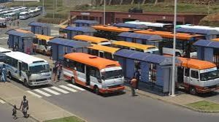 Abatega Bus barasaba ko uburyo bwo guhagurukira ku masaha azwi bugezwa hose