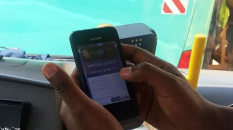Umujyi wa Kigali: Abatega imodoka mu buryo bwa rusange barasaba ko internet yagarurwamo