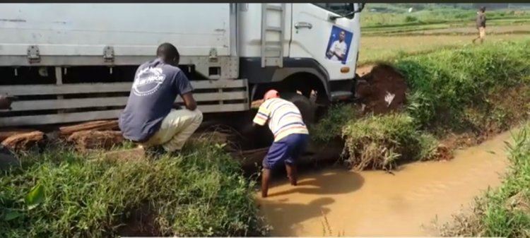 Huye: imihanda yo mu bishanga idakozwe iteza ingaruka umusaruro w'umuceri n'imodoka