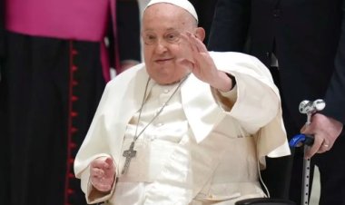 Ni we Papa wa mbere wari ubayeho aturutse ku mugabane wa Amerika - Amateka ya Papa Francis witabye Imana