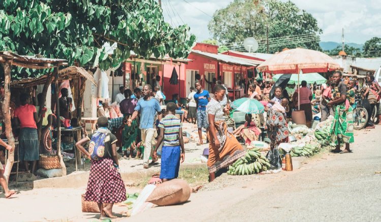 Abaturage mu bukene n'inzara nyuma yo kugabanyirizwa inkunga z’amahanga