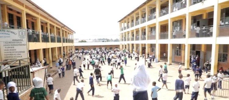 Hari ibigo by'amashuri bidafite ibibuga bikabangamira abanyeshuri