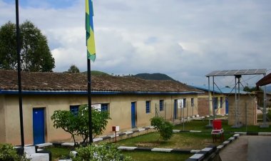 Nyamagabe - Gorwe: Ishuri n'abaturage babangamiwe no kutagira amazi meza