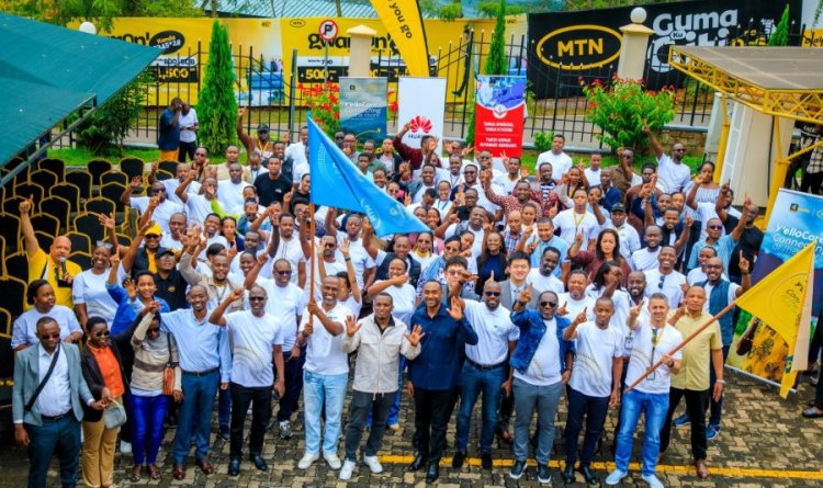 MTN yasoje igikorwa cy'iminsi 21 y'ubugiraneza itanga telephone ku bantu bafite ubumuga