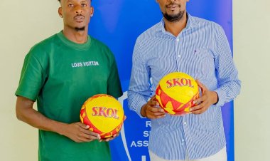 Rayon Sports yasinyishije umukinnyi wa karindwi, abandi bongererwa amasezerano