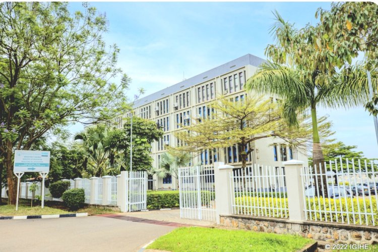 Uburezi mu Rwanda: Impinduka mu myaka 31 n’uruhare rw’Abaminisitiri 17 mu guteza imbere ireme ry’uburezi