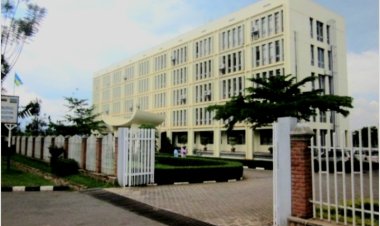 Minisiteri y’Uburezi yashyize umucyo  ku musanzu w’ababyeyi mu mashuri