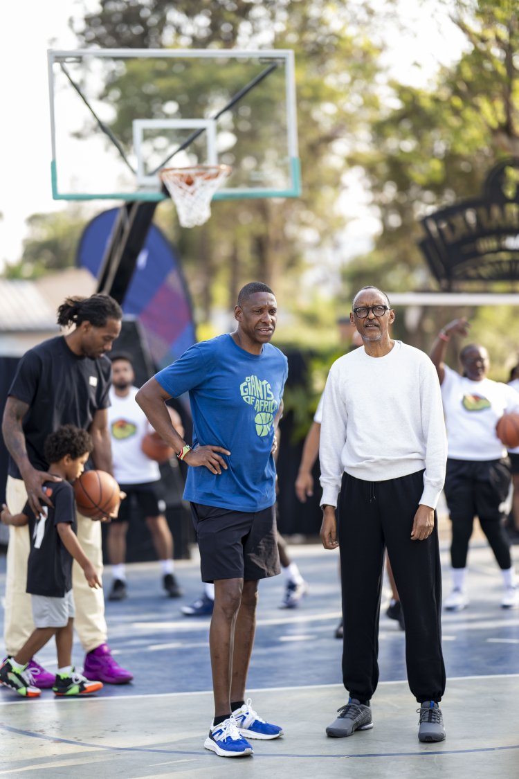 Perezida Paul Kagame yitabiriye umwiherero w’abana bakina Basketball kuri Club Rafiki (Amafoto)