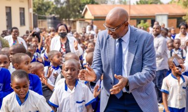 Minisitiri b'Uburezi yasabye ababyeyi kutaba indorerezi