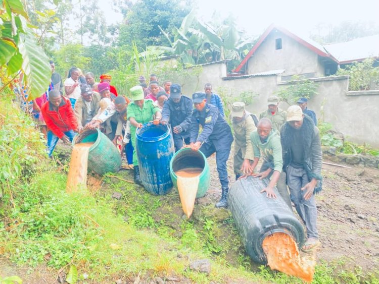 Musanze:  Babiri bafatanywe litiro zirenga 1000 z’inzoga zitemewe n’amategeko zizwi ku izina rya Muhenyina