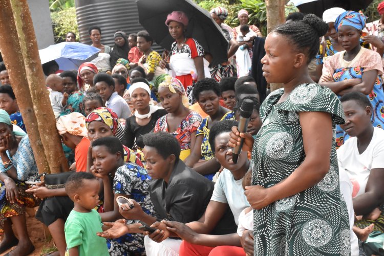 Kayonza: Ababyeyi bigishijwe kurwanya imirire mibi n’igwingira mu bana ( Amafoto)